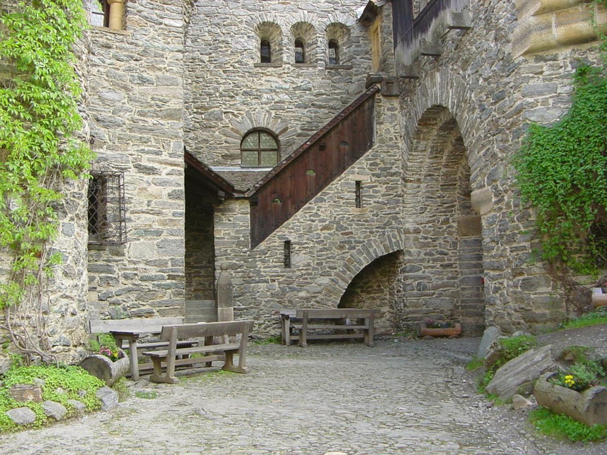 Burg Finstergrun Hostel Ramingstein Buitenkant foto