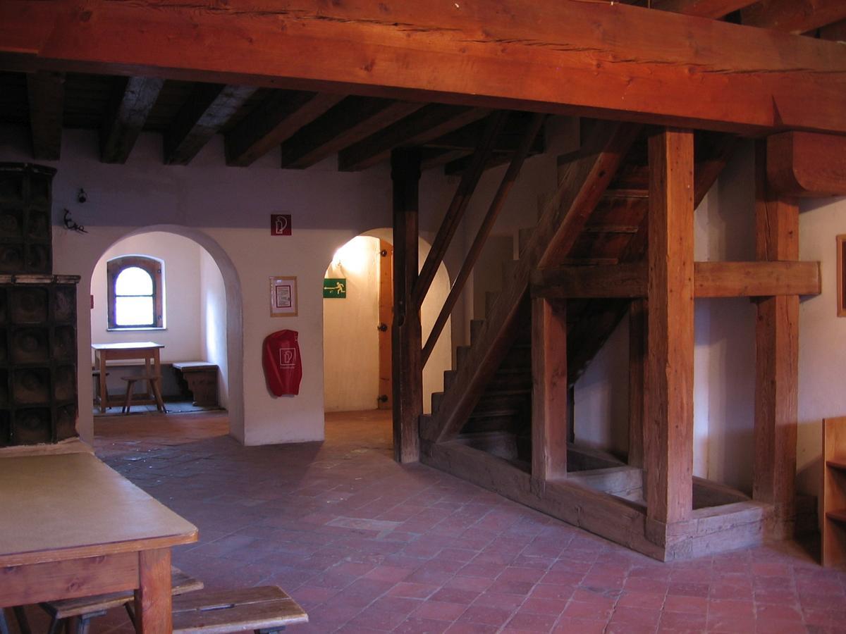 Burg Finstergrun Hostel Ramingstein Buitenkant foto